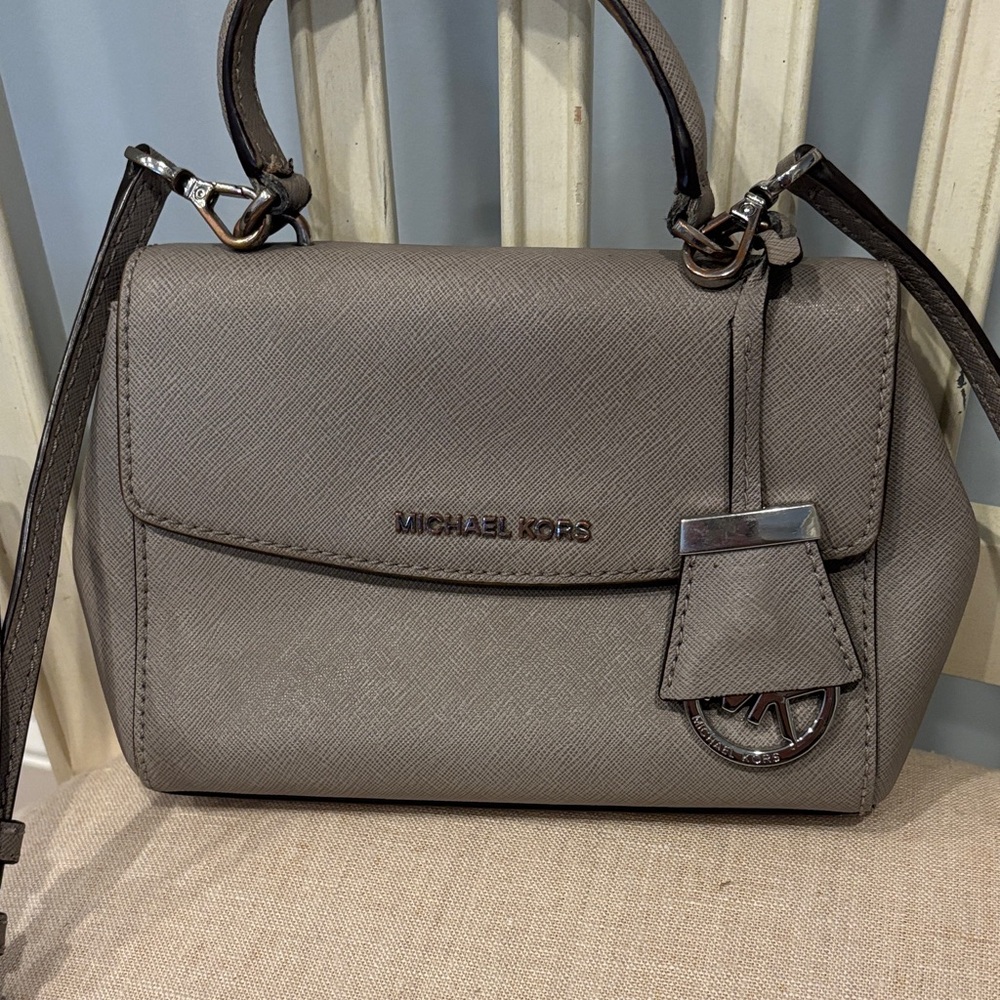 Michael Kors Ava Extra-small Grey Saffiano Leather crossbody Satchel - Picture 3 of 7